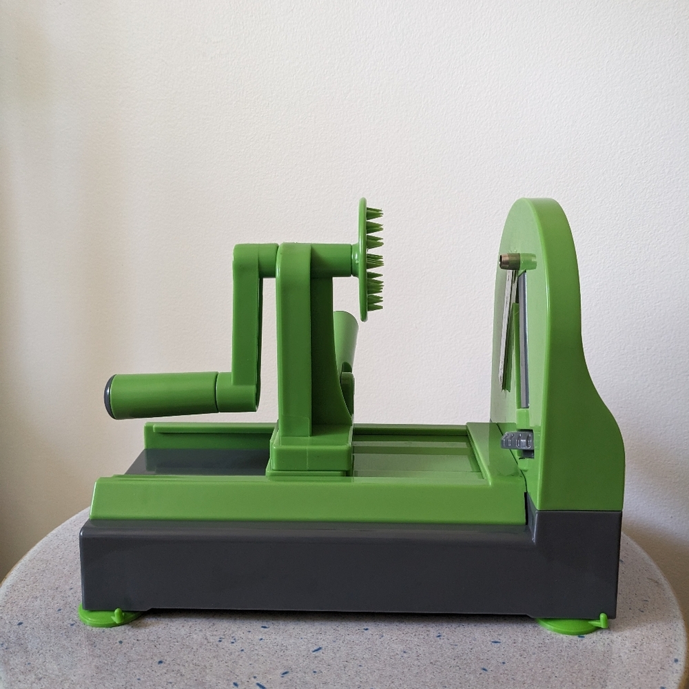 Green Vegetable Spiralizer